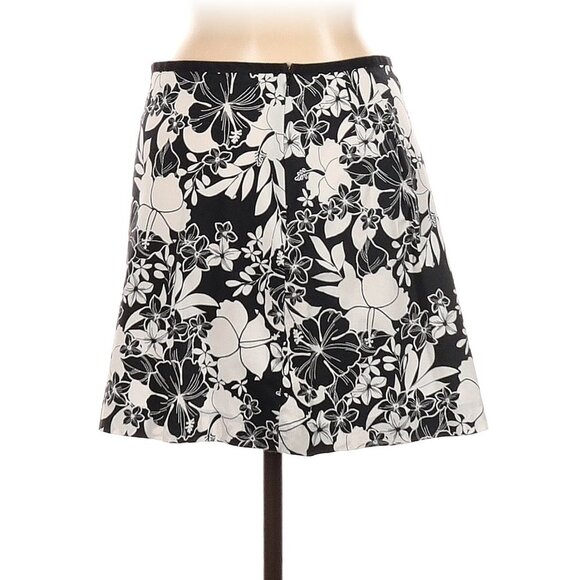 Casual Skirt Floral - Picture 2 of 2